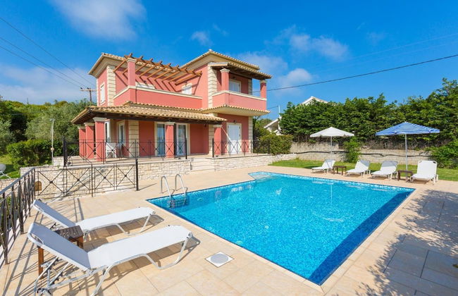 Villa Eleni Agios Stephanos - Foto 1