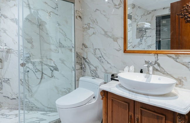 Luxe Paradise Suites Hotel - Photo 67