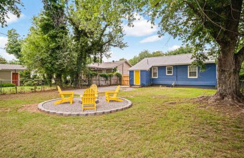 Charming Yellow Door House Steps from OU - Photo 28
