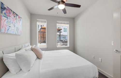 Modern 2BR Poolside Patio Suite in North Austin - Foto 26