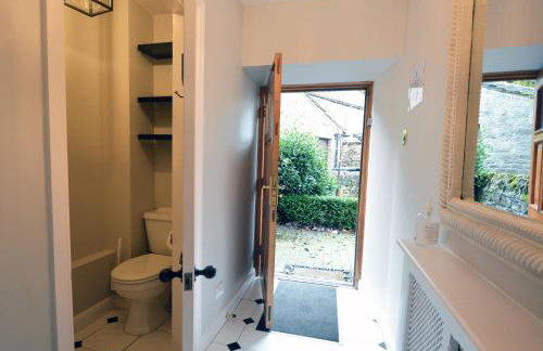 Postman's Knock - Photo 10