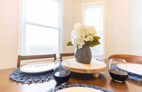 Jennifer's Cozy Apt Walk to Brown In Unit Laundry - Foto 12