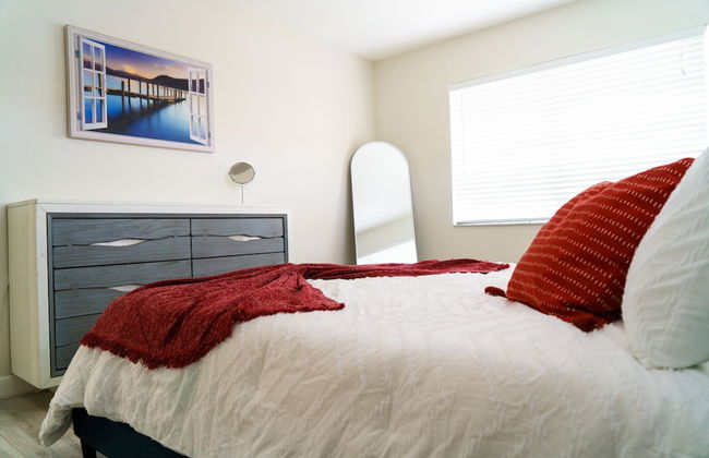 Modern Oasis - Photo 22