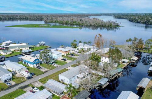 Sunny Waterfront Welaka Home with Private Dock! - Foto 33