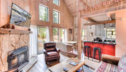 Relax at Rustic Tahoe Charm - Minutes to Lake - Foto 3