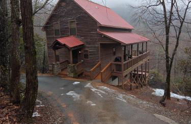 Red Roof Retreat - Photo 35