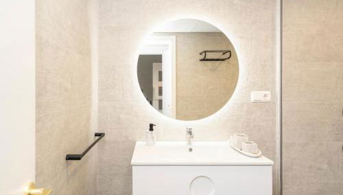 Ronda Suites 193 junto a hospitales y cerca centro con Parking Gratis - Foto 2