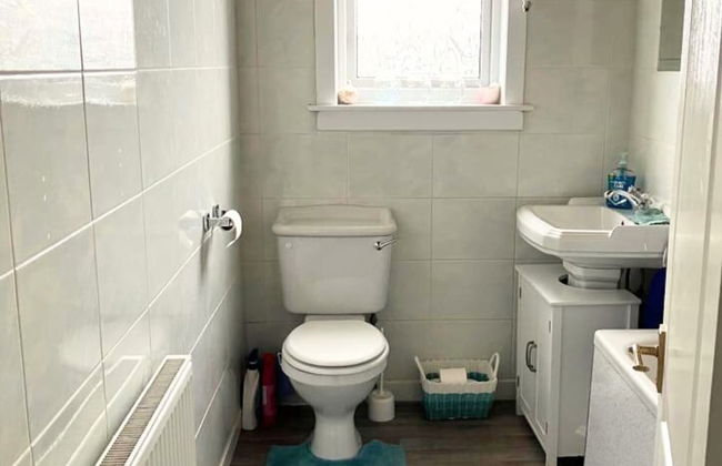 Central Falkirk 3 Bedroom Apartment - Foto 11