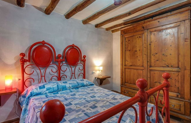 Vintage Vacation Home - Photo 8