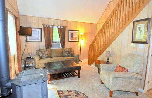 Trails End River Retreat - River Access - Pet Friendly - Hot Tub - Grill - Wifi - Fire Pit - Deck - Screen Porch - Family Friendly - Fishing - King Bed - Wood Stove - Photo 6