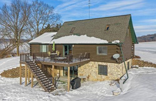 Spacious 4BR Cabin • Sleeps 12 • Games •Near Dells - Foto 2