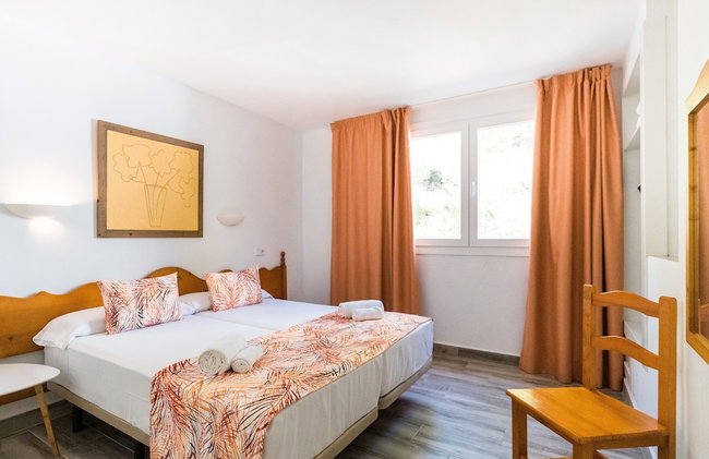 Aparthotel Sol Parc - Photo 3