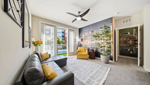 Stylish 2BR w Balcony, Pool & Pet-Friendly #15 - Foto 3