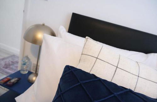 Stylish 4 Bed Home in Aylesbury, Buckinghamshire - Foto 39