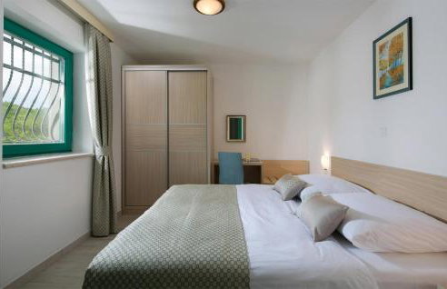 Nice Home In Trviz With Wifi - Photo 22