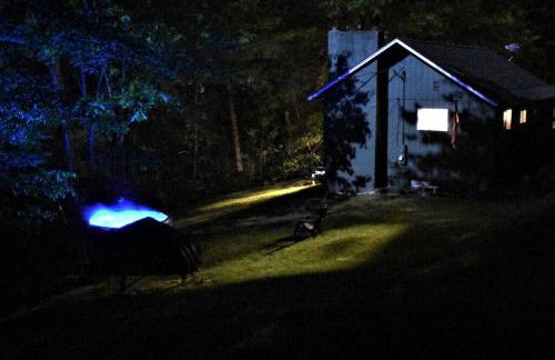 Your Perfect Getaway: Mountain Cabin Retreat with Hot Tub and Fireplace in Lisbon, NH - Foto 19