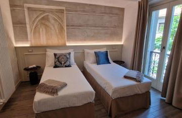 3 Bedrooms Old Town Secret Gem with Private Garden - Foto 4