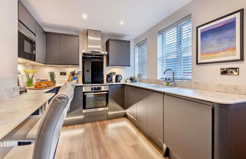 Shrewsbury Townhouse - Free Parking - Photo 17