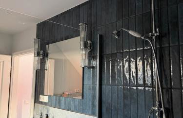 Art and Elegance, Family Friendly 2Bedroom Apartment near Frankfurt Airport, Free Parking - Foto 29