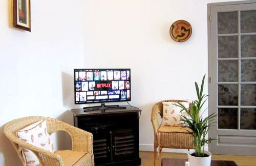 Chez Fiatope - Appartement Calme avec balcon & Parking, proche T6 - Foto 4