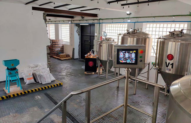 Visita a la fábrica de cerveza DoceSetenta - Foto 6