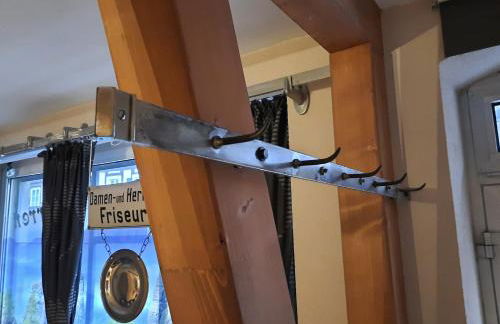 Urlaub im Friseursalon - Foto 38