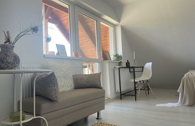 Impeccable 2-bed House in Albești - Foto 18