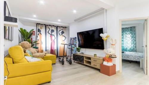 LUJO Parking, Proyector, Maquinita y Patinetes - Foto 4