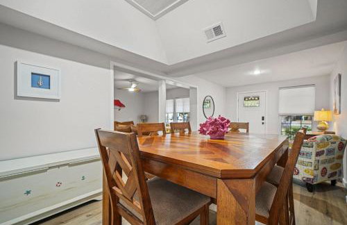 Coastal Home Family Friendly 2 Miles to Beach - Foto 15