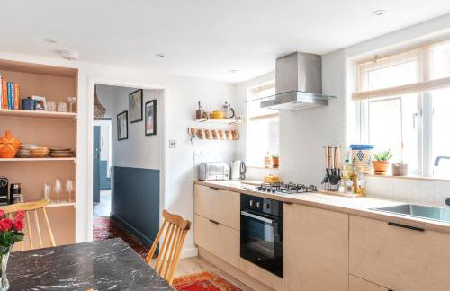 Stunning views over the beautiful Falmouth Harbour - Foto 29