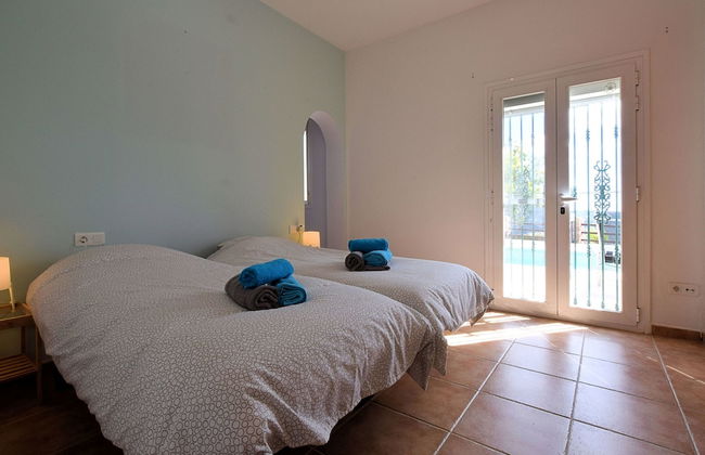 Spacious Villa with Hot Tub in Arenas - Photo 5