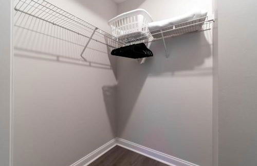 Landing Stunning 2BD Pool Courtyard - Foto 12