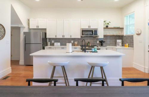 Spacious and Cozy St Louis Gem ABODEbucks - Photo 11