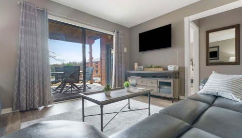 Pool View on Avondale - Walk Out Patio - Foto 3