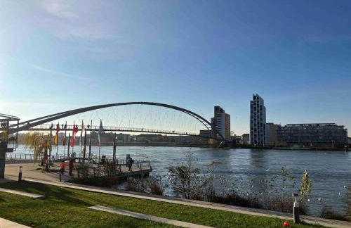 Basel-Tram 8-Tristate-Bridge-Riverview - Foto 31