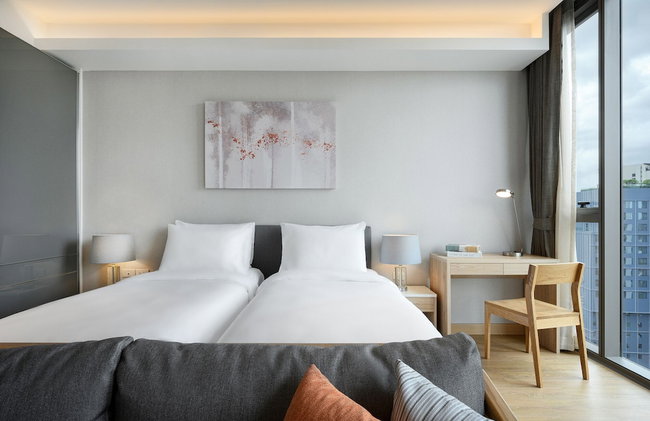 Oakwood Suites Bangkok - Photo 17