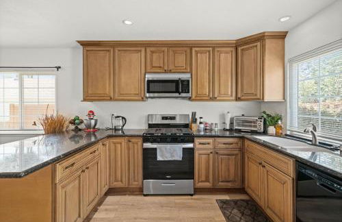 Fun Family Retreat Games, Massage Chair & Yard - Foto 26