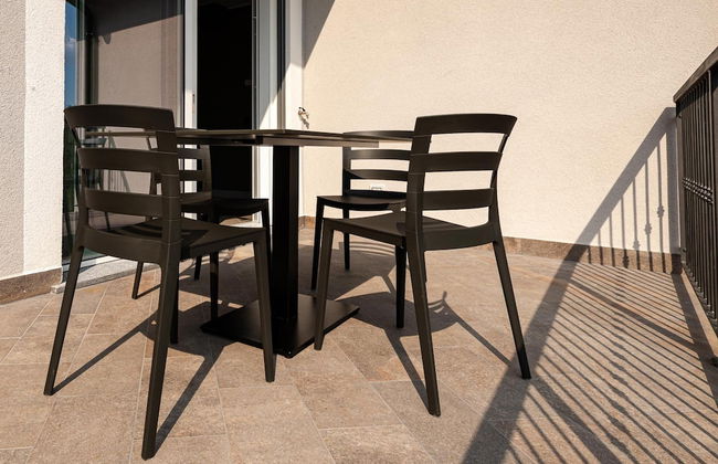 Luxury 2 in Como With 2 Bedrooms and 2 Bathrooms - Photo 39