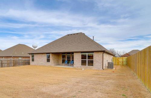 Private Yard and Patio Brand New Glenpool Getaway! - Foto 23