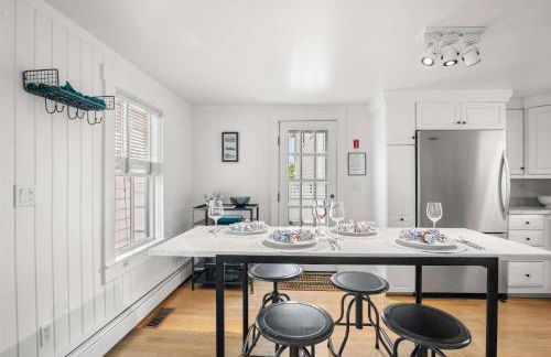 Stylish Walk to Town and Beach - Foto 11