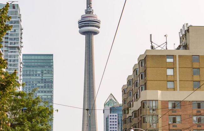 QuickStay - Modern 2-Bedroom Condo, Panoramic City Views - Foto 45