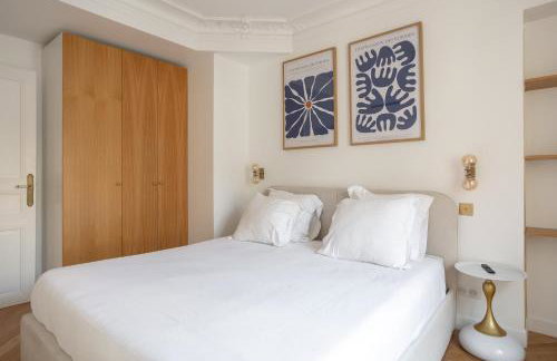 Le Marais - Iconic Penthouse with Balcony - Foto 34