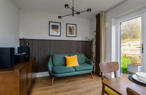 Modern 4-Bed Family Home with 5 Beds & Parking - Foto 9