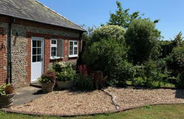 The Hen House - Photo 1