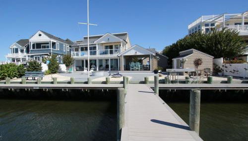 Hi Speed Wifi, Pets Considered, Bayfront, Bay Views, Beach Badges, Private Yard, Decking,, Outdoor Shower, - Foto 2