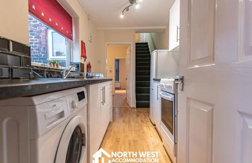 Contractor & Family Friendly 2-Bedroom House in St Helens Newly Refurbished - Foto 5