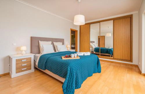 Host Wise - Deluxe Spacious House with Terrace & Jacuzzi - Foto 13