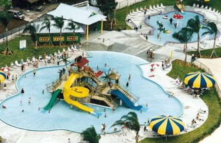 Fun Family-Friendly Poolside Escape Near Beach - Foto 47