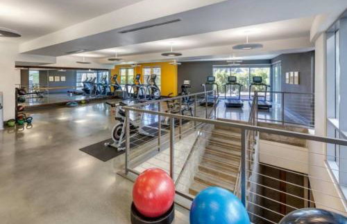 Charming 3 Bedroom Apartment with Pool Near San Diego Convention Center - Foto 37