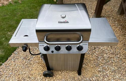 Spacious Pocono Home with Hot Tub and Fire Pit - Foto 34